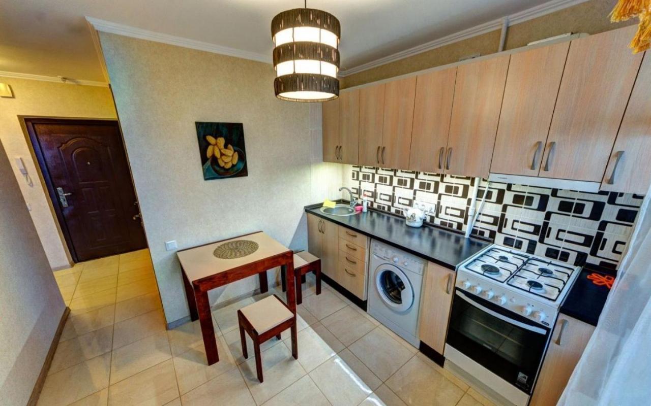 Apartment 1к метро лукьяновка, юрия ильенка 49