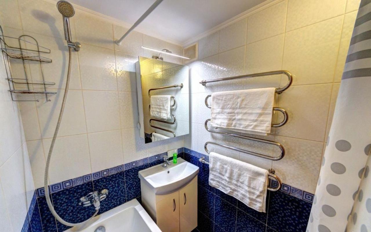 Apartment 1к метро лукьяновка, юрия ильенка 49 *
